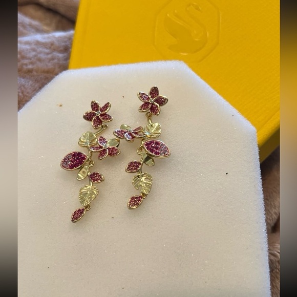 Swarovski Tropical Flower Pierced Earrings like new in box - Picture 5 of 13